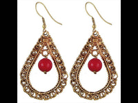 Cargar imagen en el visor de la galería, Ohrringe Jaspis Kugel Tropfen Schnörkel Messing antik golden nickelfrei Ohrhänger Tribal Brass - chic-net.de
