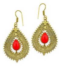 Cargar imagen en el visor de la galería, Ohrringe Jaspis Tropfen Zopf Spitzen Kreuz Messing antik golden nickelfrei Tribal Brass Ohrhänger - chic-net.de
