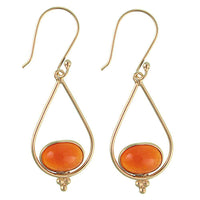 Cargar imagen en el visor de la galería, Ohrringe Karneol oval Tropfen Dreieck Punkte Messing antik golden nickelfrei Tribal Ohrhänger - chic-net.de
