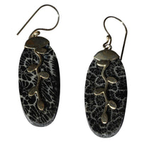 Load image into Gallery viewer, Ohrringe Koralle gefärbt schwarz 925 Silber Ellipse Ast - chic-net.de
