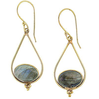 Cargar imagen en el visor de la galería, Ohrringe Labradorit oval Tropfen Dreieck Punkte Messing antik golden nickelfrei Tribal Ohrhänger - chic-net.de
