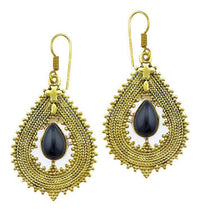 Cargar imagen en el visor de la galería, Ohrringe Onyx Tropfen Zopf Spitzen Kreuz Messing antik golden nickelfrei Tribal Brass Ohrhänger - chic-net.de
