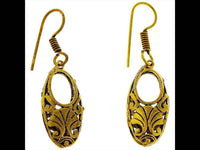 Load image into Gallery viewer, Ohrringe oval Muschel hohl Messing dunkel antik golden nickelfrei Piercing Tribal Schmuck - chic-net.de
