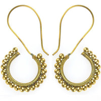 Load image into Gallery viewer, Ohrringe spiralig Bögen Perlen Messing antik golden Ohrhänger nickelfrei Tribal Schmuck Piercing Brass - chic-net.de
