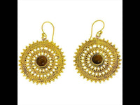 Load image into Gallery viewer, Ohrringe Tigerauge Zopf Kreis Punkte Dreiecke Messing antik golden Ohrhänger nickelfrei Tribal Brass - chic-net.de
