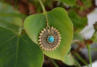 Cargar imagen en el visor de la galería, Ohrringe Türkis Stein Zopf Blätter Punkte Dreiecke Messing Ohrhänger türkis nickelfrei gold - chic-net.de
