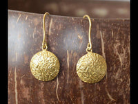 Load image into Gallery viewer, Ohrringe vergoldet 925 Silber Scheibe konvex Dornen - chic-net.de
