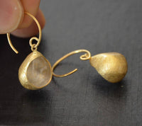 Load image into Gallery viewer, Ohrringe vergoldet 925 Silber Tropfen offen Hook Bogen - chic-net.de
