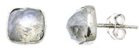 Cargar imagen en el visor de la galería, Ohrstecker Mondstein Quadrat 8 mm 925er Sterlingsilber Rand facettiert weiß gewölbt.
