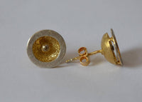 Load image into Gallery viewer, Ohrstecker vergoldet 925 Silber Rand Kelch Zirkonia - chic-net.de
