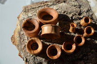 Load image into Gallery viewer, Olivenholz Flesh ribbed Tunnel Lobe Piercing Holz straight - chic-net.de
