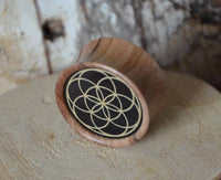 Cargar imagen en el visor de la galería, Olivenholz Horn Inlay Flesh Plug Blume des Lebens - chic-net.de
