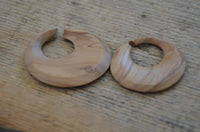 Cargar imagen en el visor de la galería, Olivenholz Piercing Hoop Kreis Creole hell 4mm 6mm - chic-net.de
