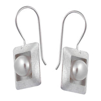 Cargar imagen en el visor de la galería, Perlenohrringe eckig weiß oxidiert innen 15 mm gekratzt Perle 925 Sterling Silber Ohrringe Ohrhänger - chic-net.de
