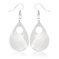 Cargar imagen en el visor de la galería, Perlmutt Muschel Ohrringe 33 mm Tropfen Loch Edelstahl nickelfrei weiß schillernd - chic-net.de
