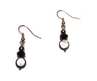 Cargar imagen en el visor de la galería, Perlmutt Perlen Glasperlen Ohrringe Ohrhänger Edelstahl Damen Glitzer Schmuck Muschel schwarz - chic-net.de
