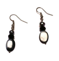 Cargar imagen en el visor de la galería, Perlmutt Perlen Glasperlen Ohrringe Ohrhänger Edelstahl Damen Glitzer Schmuck Muschel schwarz oval - chic-net.de
