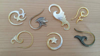 Load image into Gallery viewer, Perlmutt Piercing Hooks Spiralen 2mm 3mm Expander Muschel filigran geschnitzt - chic-net.de
