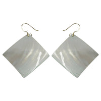 Load image into Gallery viewer, Perlmuttmuschelohrringe Karo Perlmutt Muschel Ohrhänger Edelstahl nickelfrei - chic-net.de
