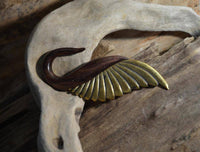 Cargar imagen en el visor de la galería, Piercing Hook Schwan Dehnschnecke aus Narraholz Brass - chic-net.de
