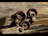 Load image into Gallery viewer, Piercing Ohrring Spirale Holz Blüte Türkis beige braun - chic-net.de
