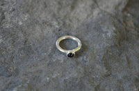 Load image into Gallery viewer, Piercing Ring 925 Silber Labret Tragus 1.2mm Onyx Stein - chic-net.de
