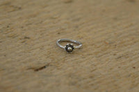 Load image into Gallery viewer, Piercing Ring Blume 925 Silber Labret Tragus 1.2mm - chic-net.de
