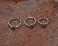 Cargar imagen en el visor de la galería, Piercing Ring Blume 925 Silber Labret Tragus 1.2mm - chic-net.de
