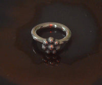 Cargar imagen en el visor de la galería, Piercing Ring Blume 925 Silber Labret Tragus 1.2mm - chic-net.de
