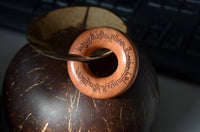 Cargar imagen en el visor de la galería, Piercing Sawoholz Holz Ohrgewicht Ring Donut Schrift - chic-net.de
