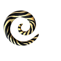 Cargar imagen en el visor de la galería, Piercing Zebra Muster Spirale Holz Plug Ohrstecker handbemalt hell schwarz - chic-net.de
