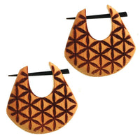 Cargar imagen en el visor de la galería, Pin Creolen Jackfrucht Holz hell Horn-Pin 23 mm Träne dunkle Gravur Motiv - chic-net.de
