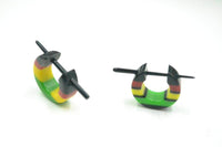 Cargar imagen en el visor de la galería, Pin Creolen Stick Ohrringe Acryl Rasta Farben 1.6mm - chic-net.de
