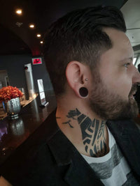 Load image into Gallery viewer, Plug Celtic Sawoholz Holz braun Geflochten Lasergravur - chic-net.de
