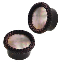 Cargar imagen en el visor de la galería, Plug dunkelbraun Holz gemasert rund Schlange Muster Rand Muschel Inlay Perlmutt - chic-net.de
