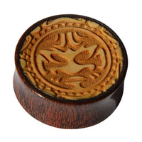 Load image into Gallery viewer, Plug Holz hell dunkel Tribal Maske Gravur double flared - chic-net.de

