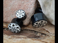 Load image into Gallery viewer, Plug Horn weiß Gravur schwarz Bänder Blende Sternmuster - chic-net.de
