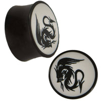 Load image into Gallery viewer, Plug Horn weiße Gravur Drache Flügel Flamme schwarz Piercing - chic-net.de
