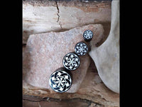 Load image into Gallery viewer, Plug Horn weiße Gravur schwarz Sternmuster Bänder Blende - chic-net.de
