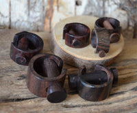 Cargar imagen en el visor de la galería, Plug Narraholz Pin-Creole braun gemasert Holz-Pin Creole.
