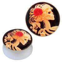 Cargar imagen en el visor de la galería, Plug weiß Acryl Skelettfrau rot beige schwarz Rose im Haar Piercing Ohrschmuck - chic-net.de
