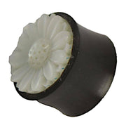 Load image into Gallery viewer, Plug weiß Horn Perlmutt Gänseblümchen double flared - chic-net.de
