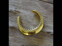 Cargar imagen en el visor de la galería, Saddle Plug Flesh Tunnel Edelstahl gold PVD Ohrgewicht - chic-net.de
