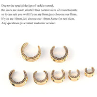 Cargar imagen en el visor de la galería, Saddle Plug Flesh Tunnel Edelstahl gold PVD Ohrgewicht - chic-net.de
