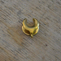 Load image into Gallery viewer, Saddle Plug Messing antik gold Sichel Hook für Anhänger - chic-net.de
