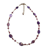 Load image into Gallery viewer, Schmuckset: Kette + Ohrringe aus lilafarbenen Perlen und ovalen Perlmuttmuschelstücken - chic-net.de
