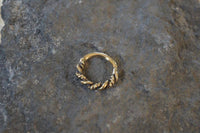 Load image into Gallery viewer, Septum Nasen Piercing Messing 1mm Seil Kordel gold - chic-net.de
