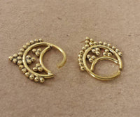 Load image into Gallery viewer, Septum Piercing Nasenringe Punkte Sichel Spitzen Messing Tribal goldfarben nickelfrei antik Ohrring - chic-net.de
