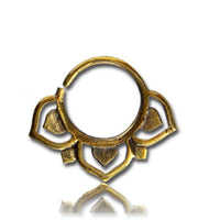 Cargar imagen en el visor de la galería, Septum Piercing Nasenringe Spiralbogen Herzform Messing gold - chic-net.de
