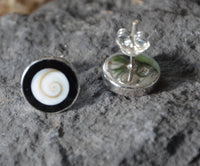 Load image into Gallery viewer, Shiva Auge schwarz rund 10mm Ohrstecker 925 Silber - chic-net.de
